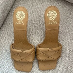 NWOT NWOB VINCE CAMUTO BRELANIE WOVEN-STRAP MULE HEELS 8.5 DULCE De LECHE BROWN